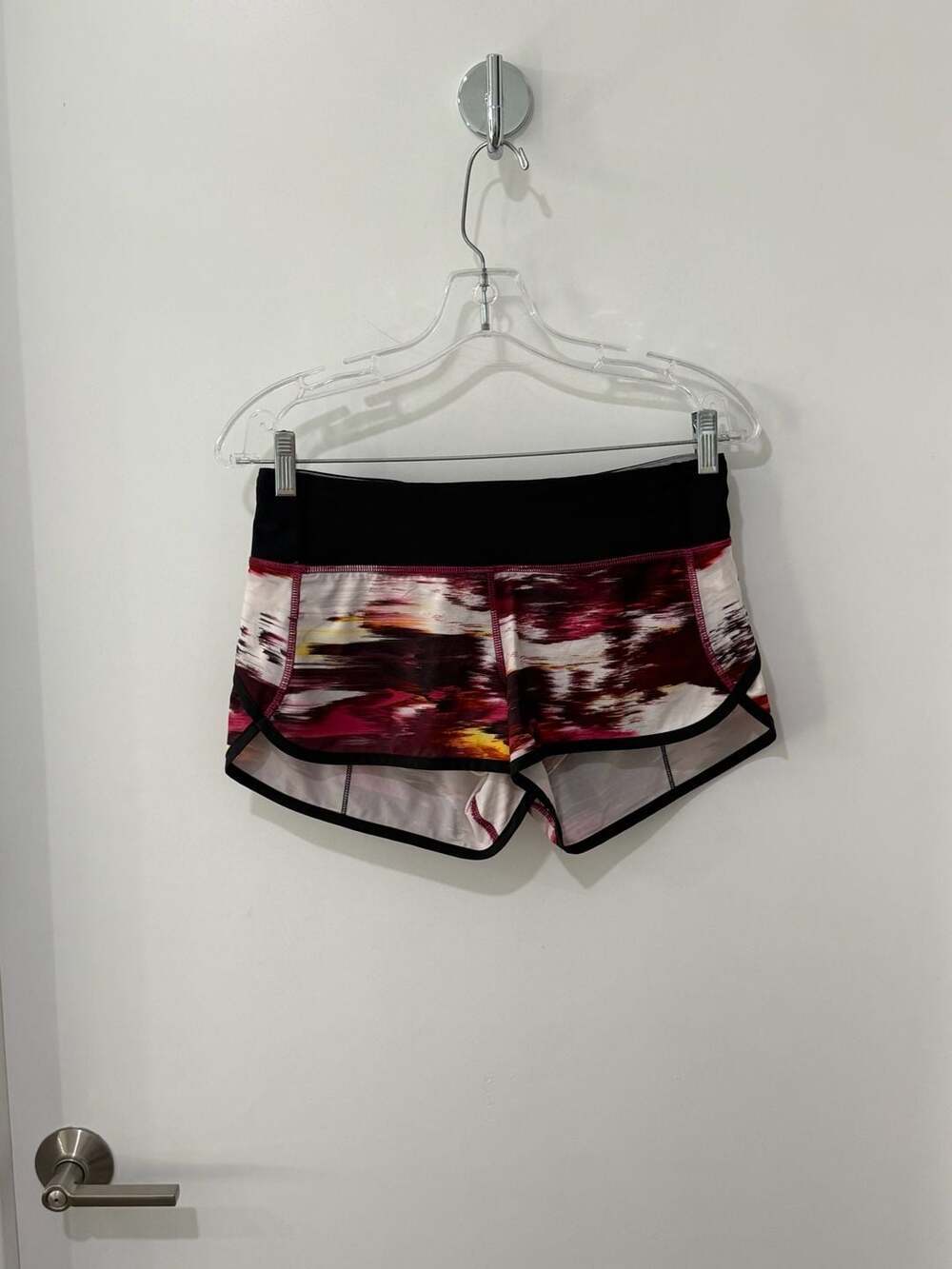 Lululemon Speed Short 2.5" Inseam in Pigment Wind Berry Rumble Multi